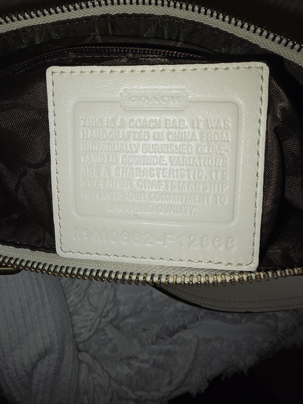 Coach Cream Leather Shoulder Bag with Dual Front Pockets - Picture 6 of 10